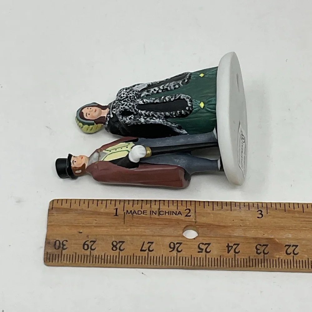 Dept 56 Dickens Village A Gentleman And Lady Christmas 56.58559